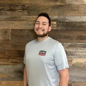 San Antonio installer smiles for his headshot