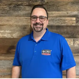 Houston System Design Specialist smiles for his headshot