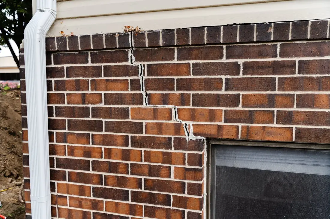 Exterior cracks in bricks