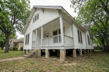 Pier and Beam Home that needs Pier and Beam Leveling