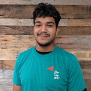 San Antonio installer smiles for his headshot